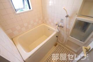 小窓が付いてるので換気できます。