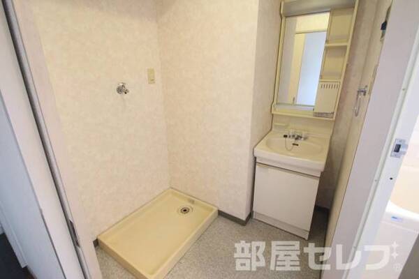 小物が置けるスペースがしっかりあります。