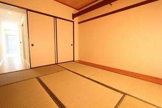 ゆっくり落ち着ける和室です。
