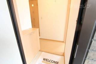 玄関から見たお部屋です