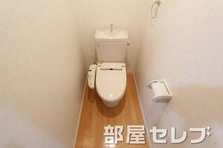 温水洗浄便座付きです。