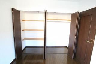 寝室の大きな収納
