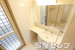 洗髪洗面化粧台。