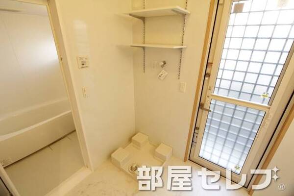 室内洗濯機置き場。
