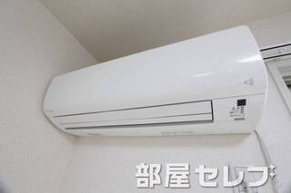 冷暖房エアコン。