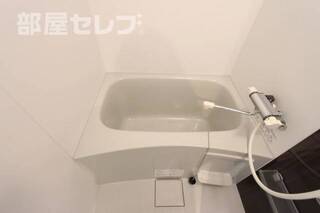 綺麗なバスルームです。
