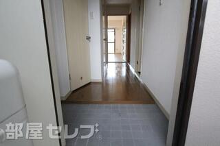 下駄箱も置けるサイズの玄関です。
