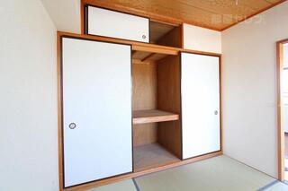 和室にある収納です。