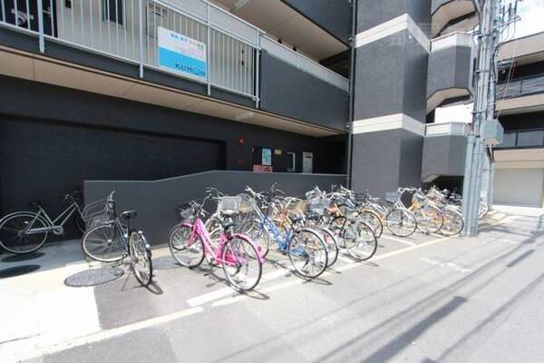 共有駐輪場です。