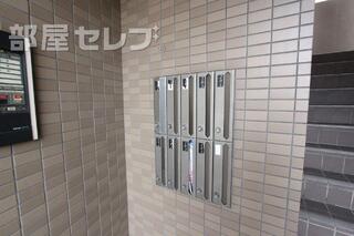 屋内駐輪スペースがあります。