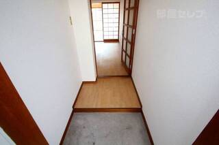 玄関からお部屋まで一直線ですね