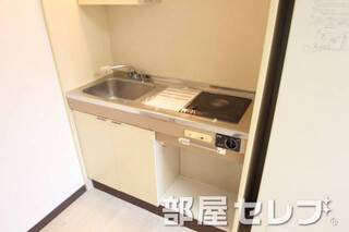 電気コンロのシステムキッチンです。