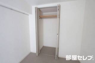 奥行きのあるクローゼットです。