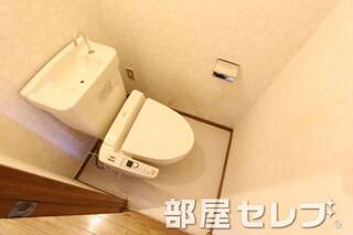 温水洗浄便座はあると便利ですよ。