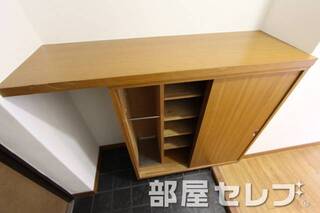 下駄箱ありますよ。いいでしょ。。
