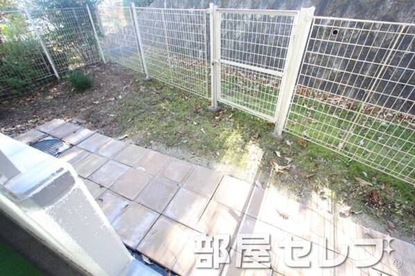 専用庭も広くて開放的。