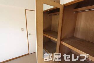鏡付いてますよ。