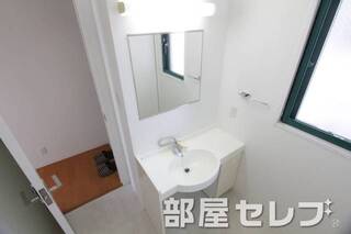 洗髪洗面化粧台。