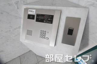 オートロック完備。