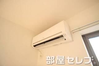 冷暖房エアコン。