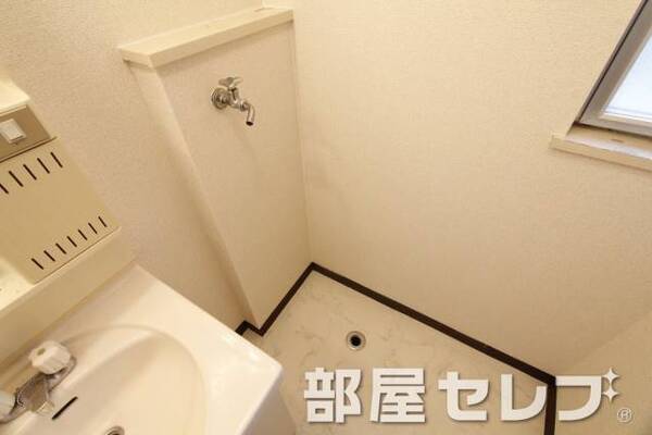 室内洗濯機置場。