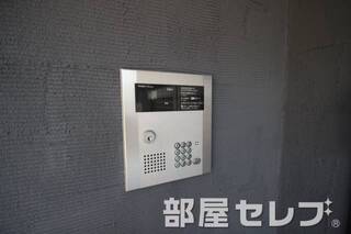 オートロック完備。