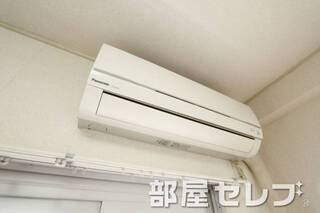 冷暖房エアコン完備。