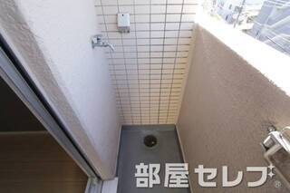 バルコニーに洗濯機置を。