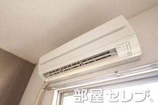 冷暖房エアコン完備。