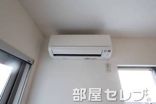 冷暖房エアコン。