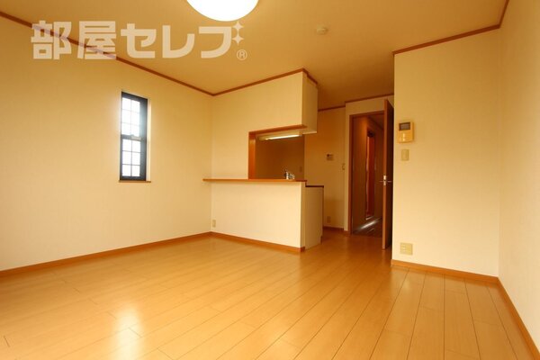 203号室の写真を参照