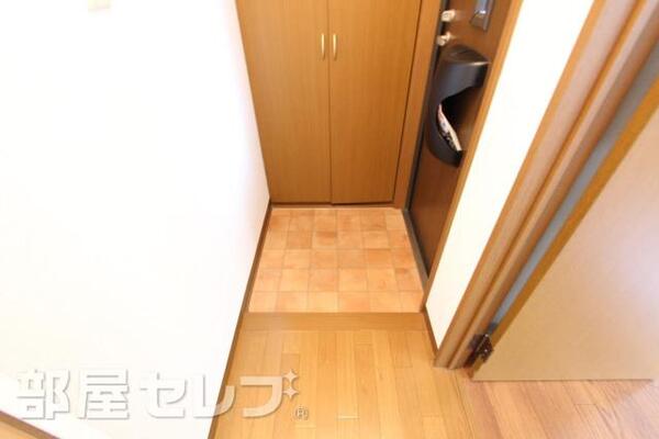 シューズボックス付きの玄関です。