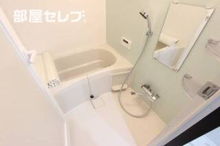 ※階によりアクセントクロスが異なります。（501号室写真）