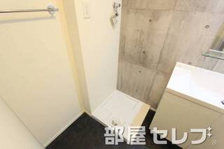 室内洗濯機置き場です。211号の写真です。
