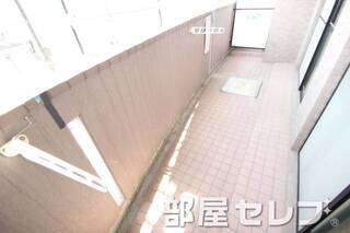 洗濯物が隠れます。