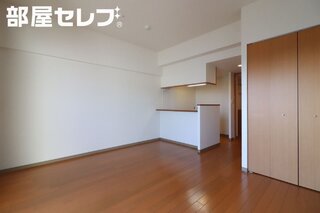 （反転写真）日当良好のリビングです。
