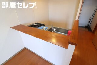 （反転写真）キッチン下３箇所の収納が便利です。