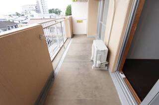 他にはないくらいの広いバルコニーです。
