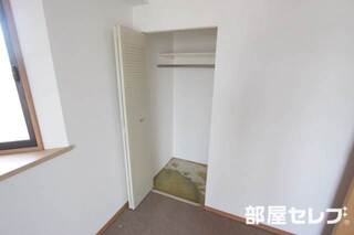 全てのお部屋に収納スペースがございます。
