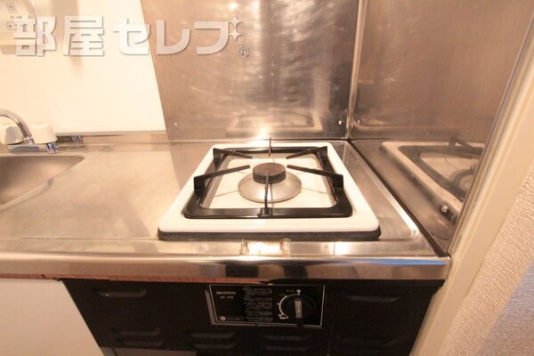 ミニテレビ付き。