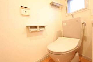 ウォシュレット付きのトイレです。