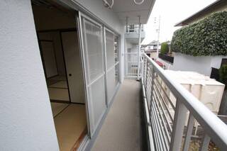 南向きのベランダ　日当たり良好です