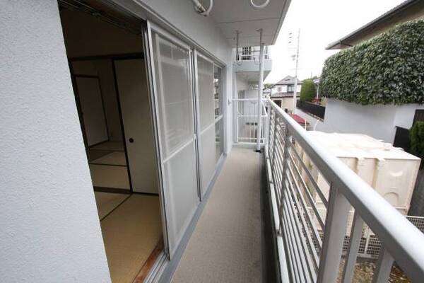 南向きのベランダ　日当たり良好です