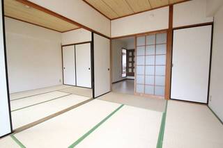 和室です　南向きで日当たり良好です