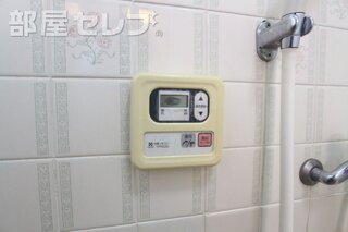 インターホンで来客時も確認できます。