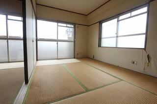 ゆっくりくつろげる和室です。