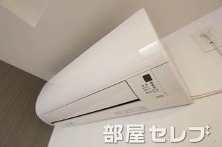 冷暖房エアコン。