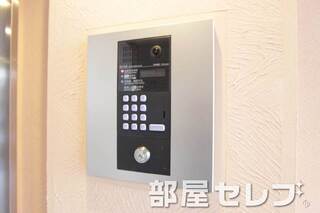 オートロック完備。