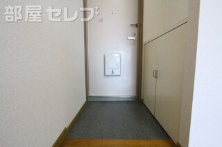 洗濯物も布団も十分に干せるベランダです。