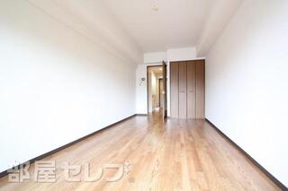 明るく清潔感のある居室です。